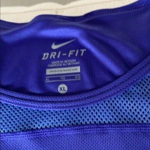 Womens nike drifit shortsleeve mesh detail
